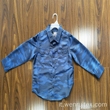 Camicia da bambino a maniche lunghe con risvolto azzurro stampato